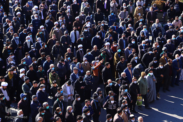 Qom nimmt Abschied von Ayatollah Safi Golpaygani