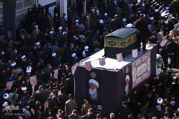 Qom nimmt Abschied von Ayatollah Safi Golpaygani