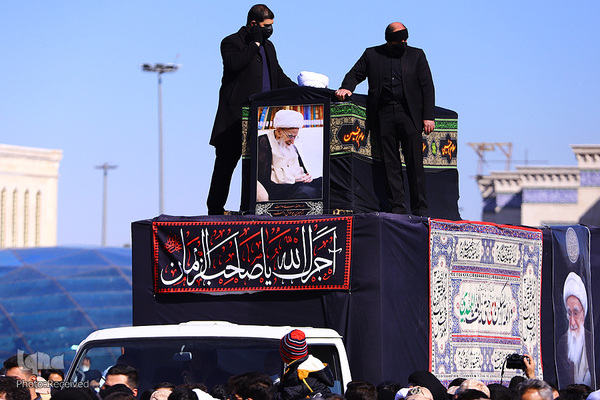 Qom nimmt Abschied von Ayatollah Safi Golpaygani