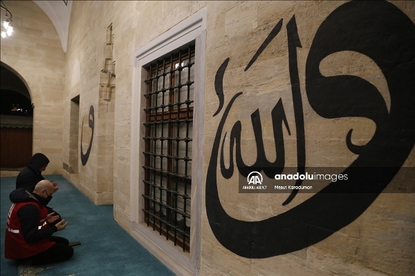 Veranstaltungen zu Raghaib-Nacht fanden in Moscheen statt