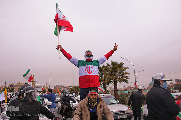 Autokorso zieht durch Qom