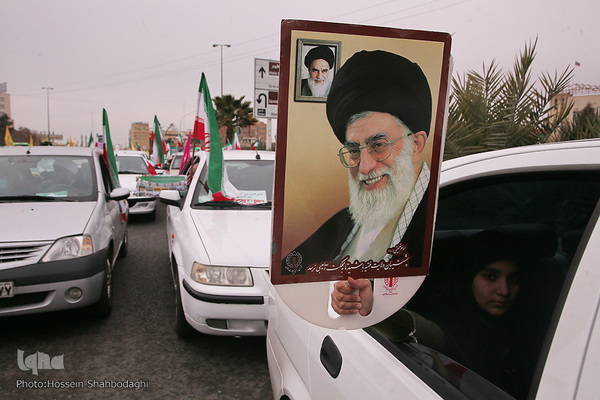 Autokorso zieht durch Qom