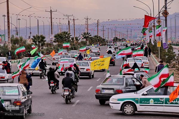 Autokorso zieht durch Qom