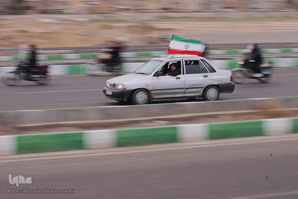 Autokorso zieht durch Qom