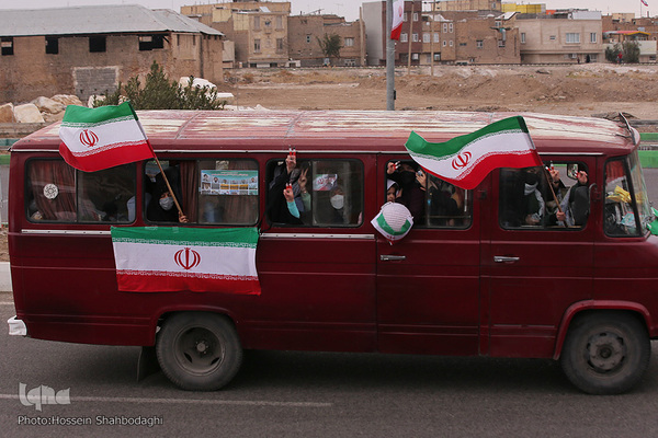 Autokorso zieht durch Qom