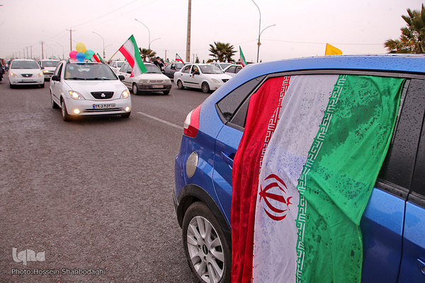 Autokorso zieht durch Qom