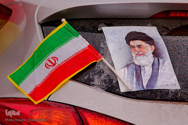 Autokorso zieht durch Qom