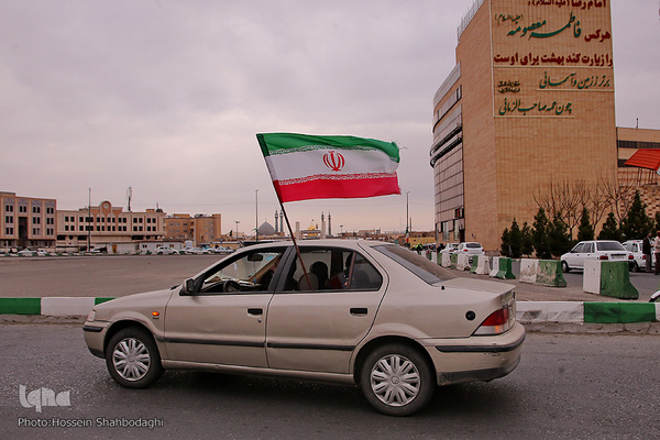 Autokorso zieht durch Qom