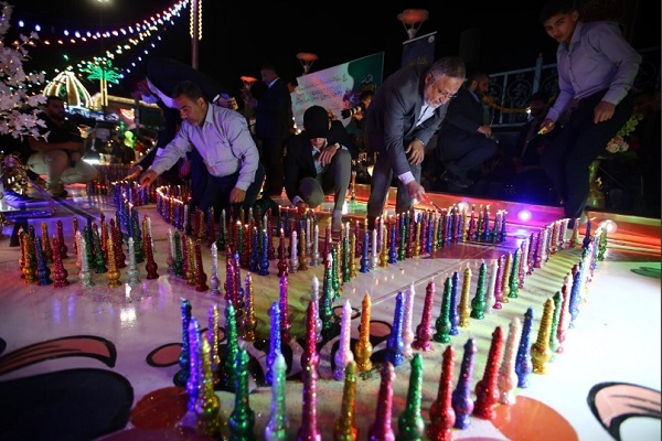 Kerzen zum Geburtstag Imam Mahdis (aj) angezündet