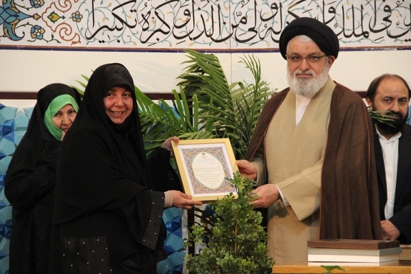 Vorbereitung auf Monat Ramadan durch Reinigung und Staubwischen