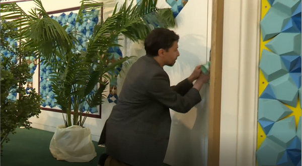 Vorbereitung auf Monat Ramadan durch Reinigung und Staubwischen