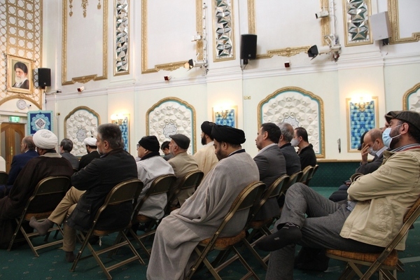 Vorbereitung auf Monat Ramadan durch Reinigung und Staubwischen