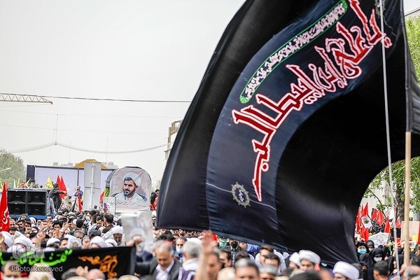 Zehntausende nehmen Abschied von Märtyrer Aslani