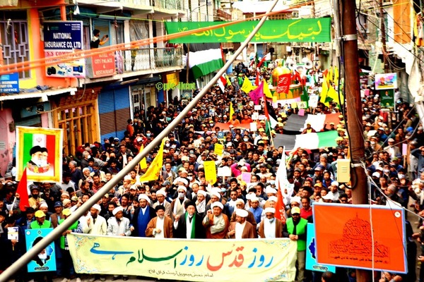 Tausende Muslime begehen den internationalen Al-Quds-Tag in Kargil