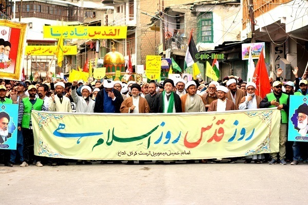 Tausende Muslime begehen den internationalen Al-Quds-Tag in Kargil