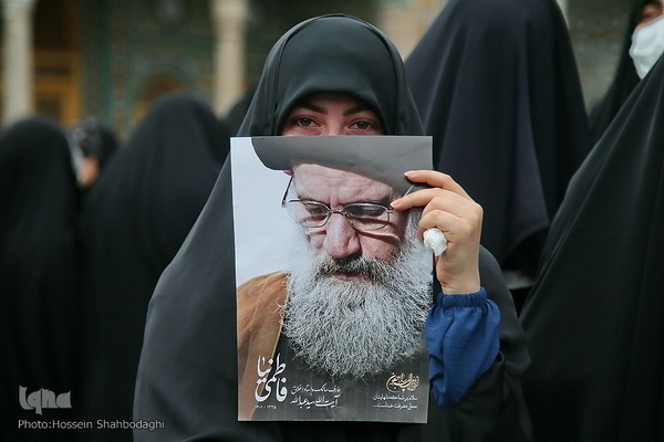 Ayatollah Fateminia in Qom beigesetzt