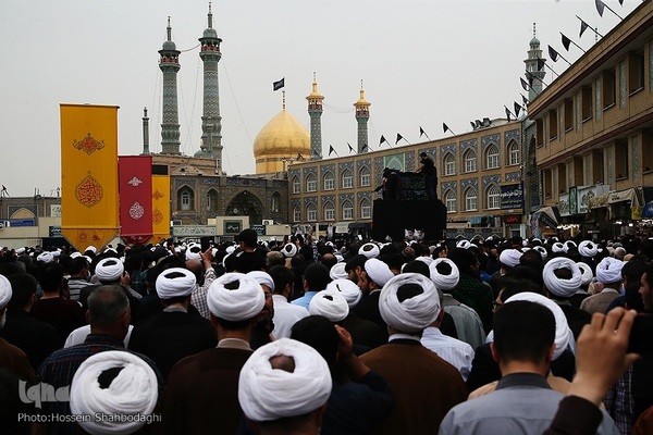 Ayatollah Fateminia in Qom beigesetzt