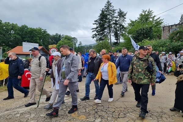 Marš Mira: Ein Marsch zum Gedenken an die Opfer des Massakers von Srebrenica