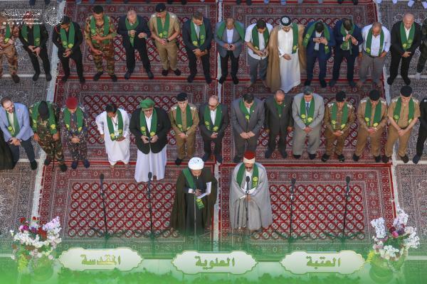 Zum Ghadir-Fest wurde eine weiße Fahne auf Kuppel des Heiligtums von Imam Ali (as.) gehisst