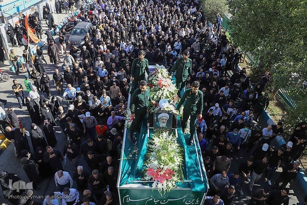 Isfahan nimmt Abschied von Ayatollah Mohammad Ali Naseri