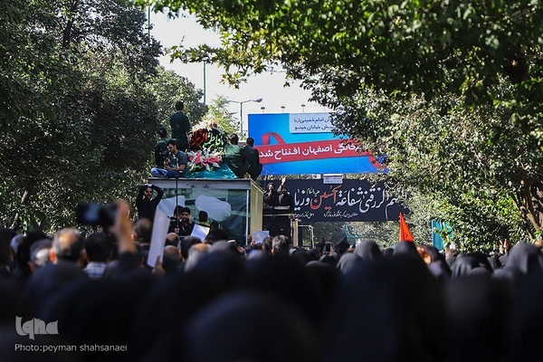 Isfahan nimmt Abschied von Ayatollah Mohammad Ali Naseri