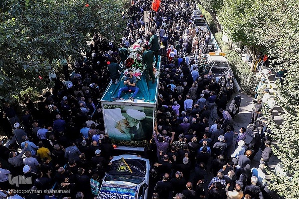 Isfahan nimmt Abschied von Ayatollah Mohammad Ali Naseri