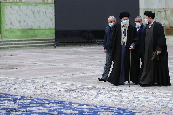 Imam Chamenei besucht Mausoleum von Imam Chomeini (ra)