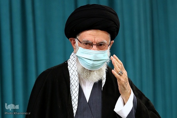 Koranrezitation im Beisein von Imam Chamenei