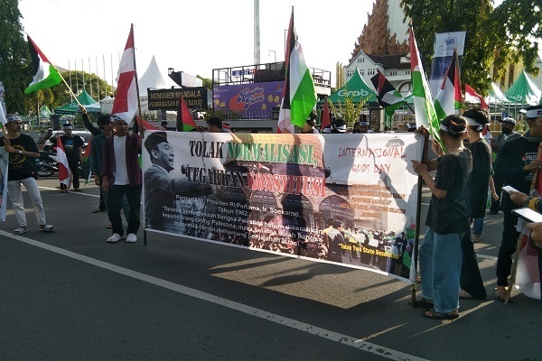 Jakarta: Kundgebung zum Internationalen Al-Quds-Tag vor der US-Botschaft