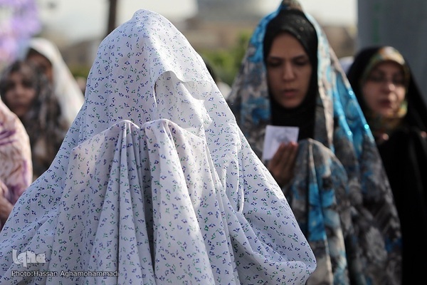 Millionen Iraner verrichten Eid al-Fitr-Gebet