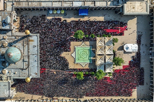 Millionen Iraner verrichten Eid al-Fitr-Gebet