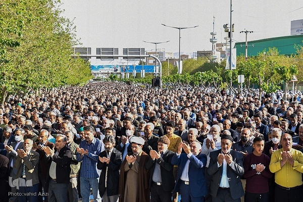 Millionen Iraner verrichten Eid al-Fitr-Gebet