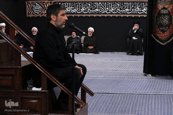 Trauerzeremonie zum Vorabend des 6. Muharram im Beisein von Imam Chamenei