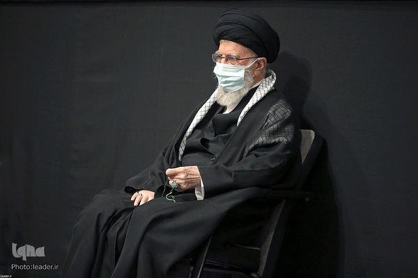 Trauerzeremonie zum Vorabend des 6. Muharram im Beisein von Imam Chamenei