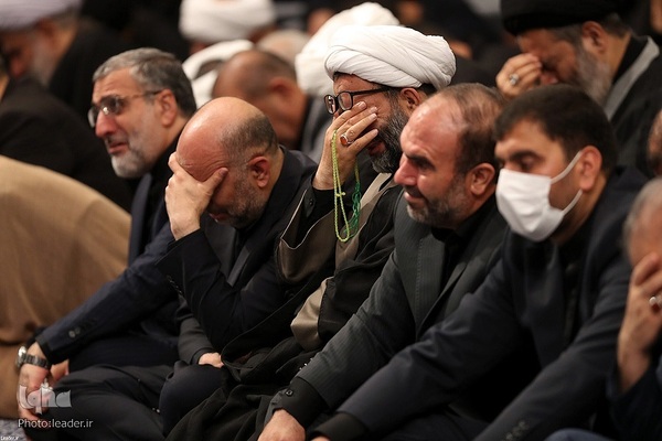 Trauerzeremonie zum Vorabend des 6. Muharram im Beisein von Imam Chamenei