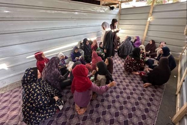 Palästinensische Vertriebene in Zentren zum Auswendiglernen des Korans