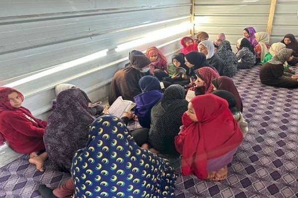 Palästinensische Vertriebene in Zentren zum Auswendiglernen des Korans