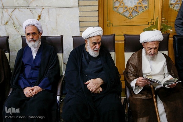 Trauerakt zum Gedenken an Märtyrer Ayatollah Raisi und seine Gefährte