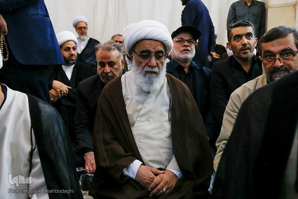 Trauerakt zum Gedenken an Märtyrer Ayatollah Raisi und seine Gefährte