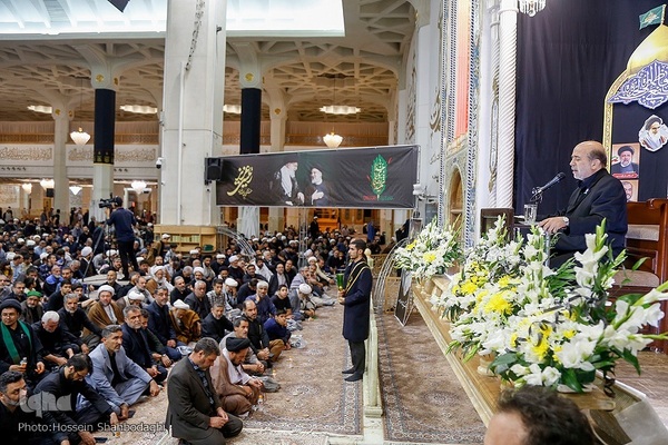 Trauerakt zum Gedenken an Märtyrer Ayatollah Raisi und seine Gefährte