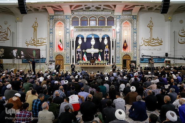 Trauerakt zum Gedenken an Märtyrer Ayatollah Raisi und seine Gefährte