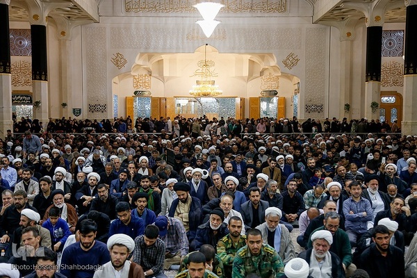 Trauerakt zum Gedenken an Märtyrer Ayatollah Raisi und seine Gefährte