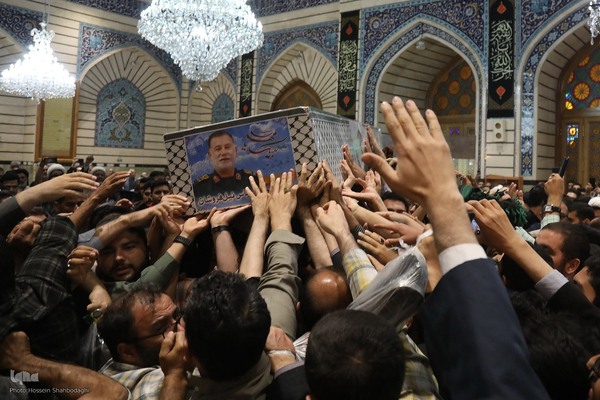 Qom verneigt sich vor Märtyrer Abbas Nilforushan