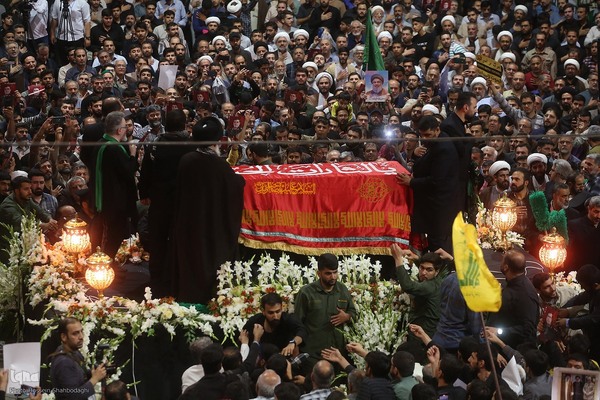 Qom verneigt sich vor Märtyrer Abbas Nilforushan