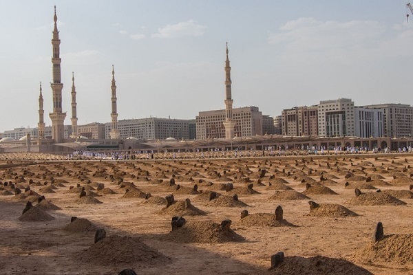 Friedhof Baqi und Gräber vor Zerstörung des Schreins