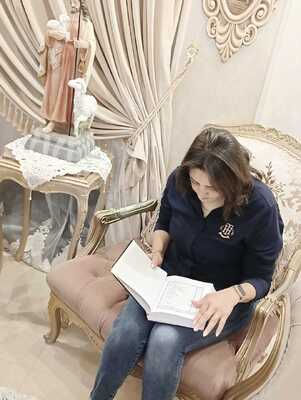 Christliche Professorin und Koran-Auswendig-Lernerin mit Erfahrung und Lehre in Al-Azhar