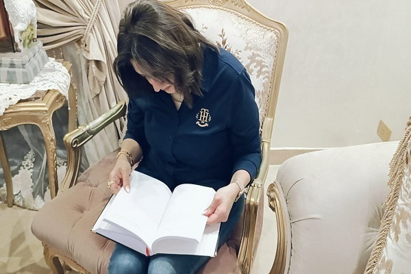 Christliche Professorin und Koran-Auswendig-Lernerin mit Erfahrung und Lehre in Al-Azhar