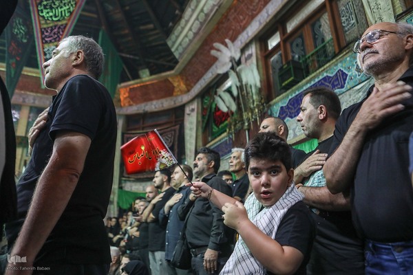 Teheraner trauern um Imam Hussein (as.)