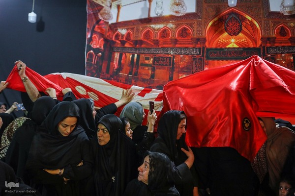 Teheraner trauern um Imam Hussein (as.)