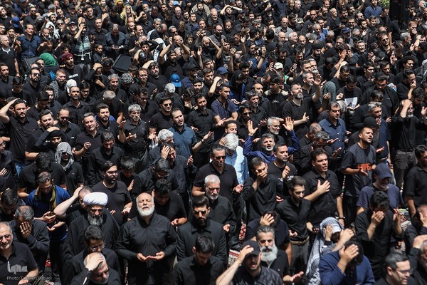 Teheraner trauern um Imam Hussein (as.)